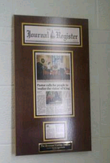 newspaper article framing, frame newspaper, newspaper article display